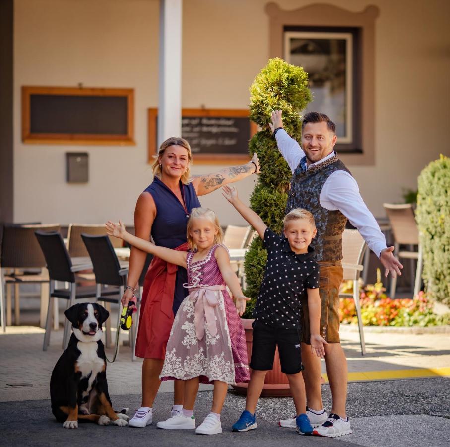 Hotel Kuchlerwirt Treffen Buitenkant foto