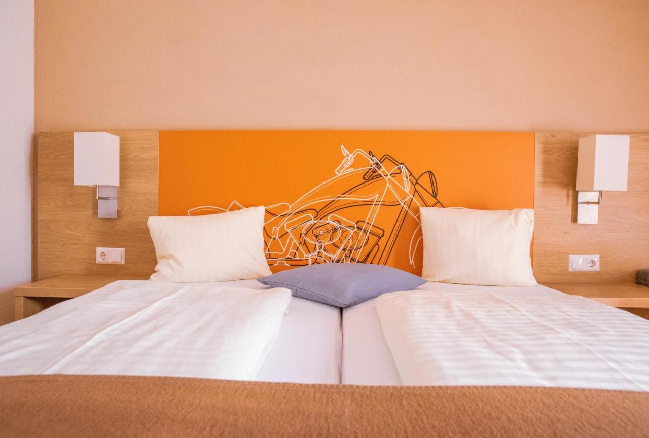 Hotel Kuchlerwirt Treffen Buitenkant foto